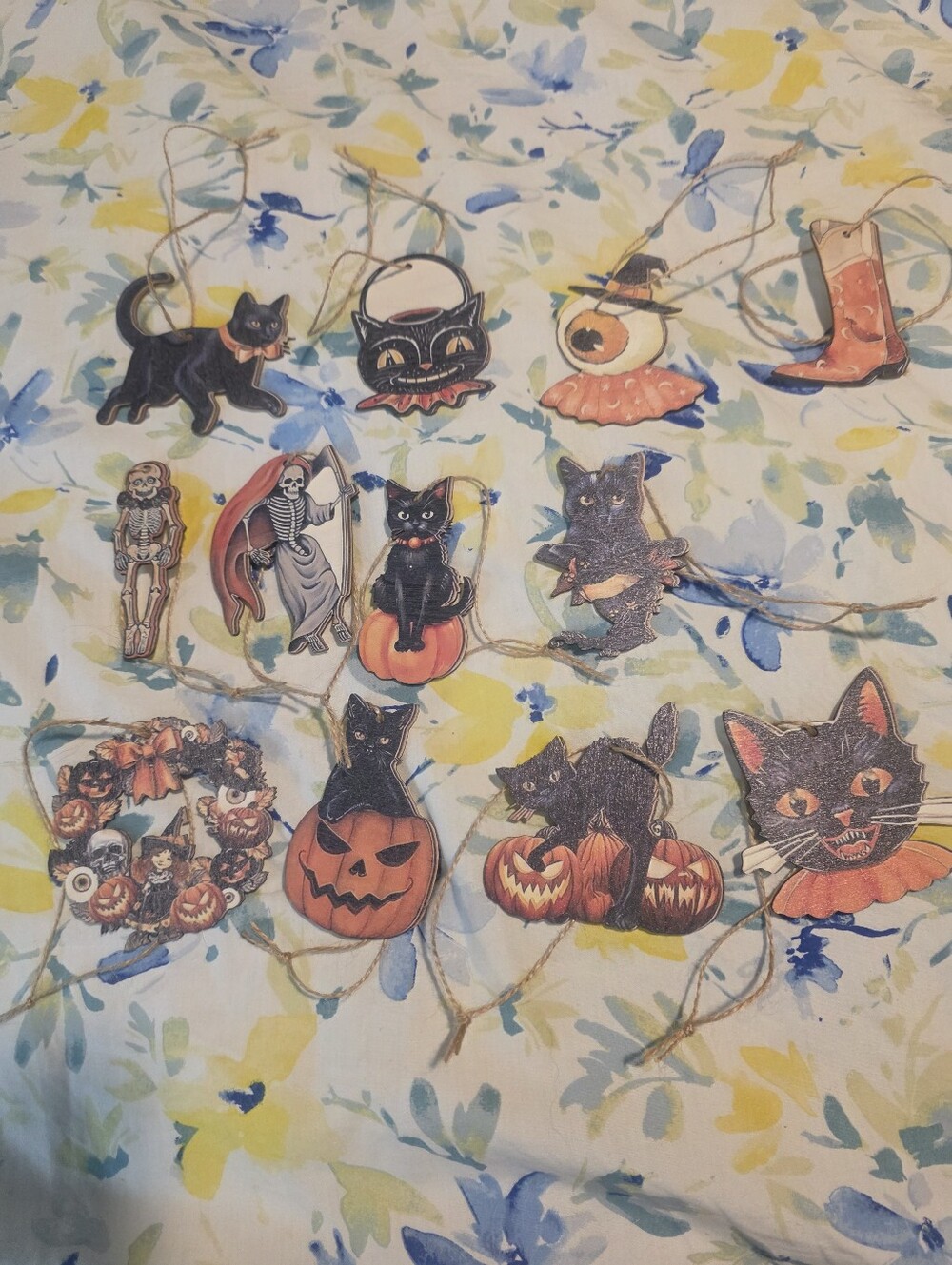 12 Halloween Thin Wood Hanging Black Cat Skeleton Jack-o-Lantern Ornaments Decor